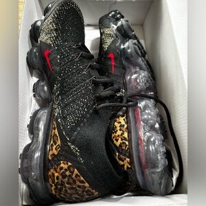 women’s Nike air vapormax Flyknit size 8